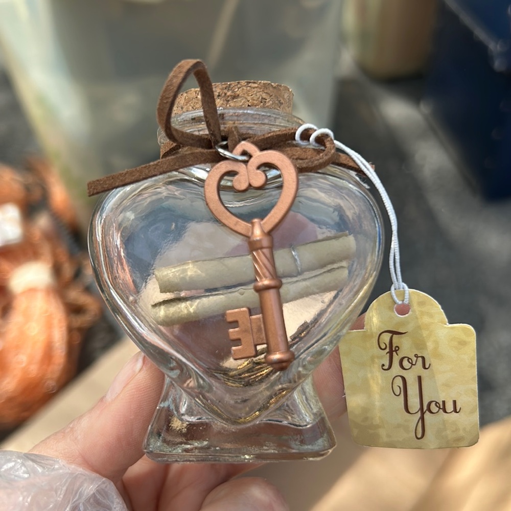 Glass jar